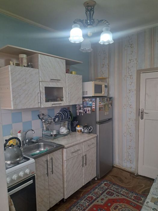 1.3сотки участок 
Циалковского 
67000$ торг 
4комнаты 
Общ пл 100квм
9
