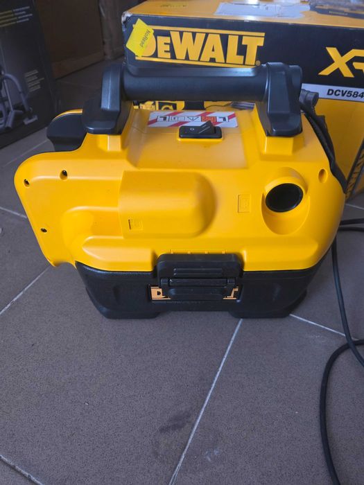 Aspirator umed/uscat Dewalt DCV584L (pentru funcționare cu baterie de 18 volți și la rețea