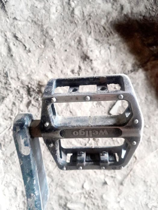 Продам велосипедные запчасти и инструменты: