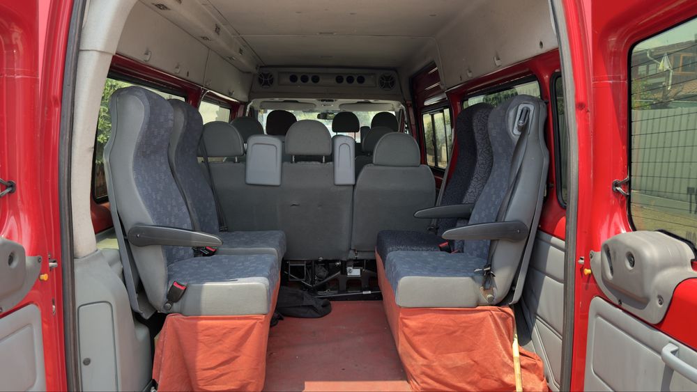 Ford transit 8+1
