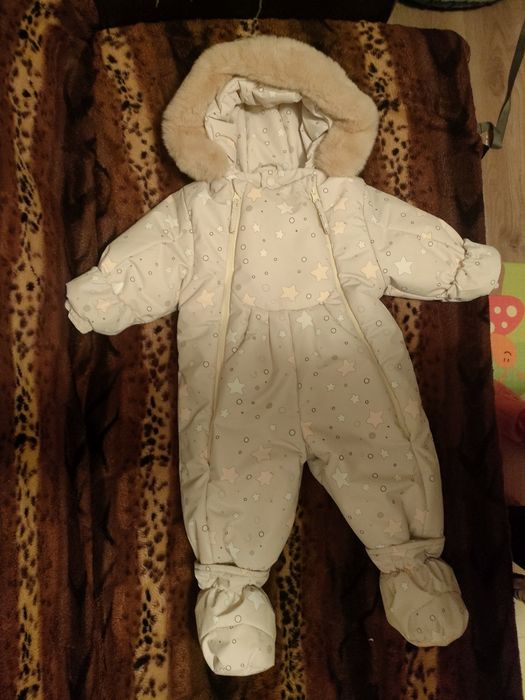 Продам детский весенний  и зимний комбинезон
