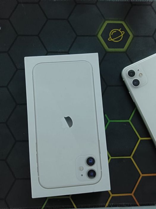 Продам Айфон 11 на 128