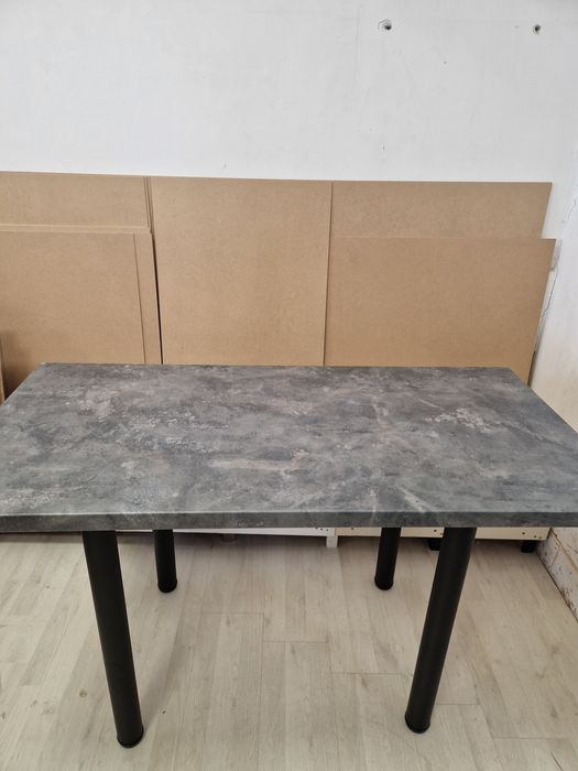 Vând mese de bucătărie