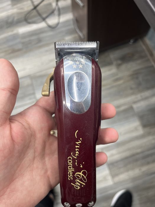 Vand whal magic clip