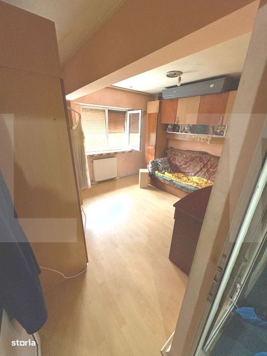 Apartament 3 camere, 64.78 mp, zona Piata Mica DE RENOVAT — fotografia 3