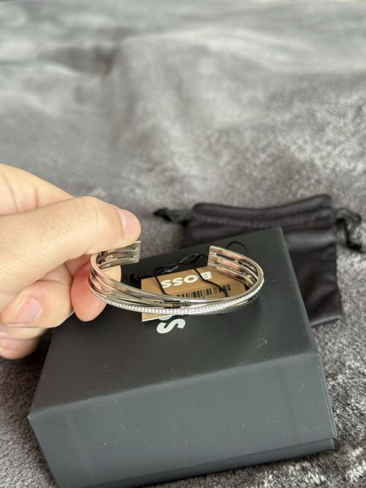 BOSS bratara solida femei model Saya 1580284 argintiu cu cristale noua