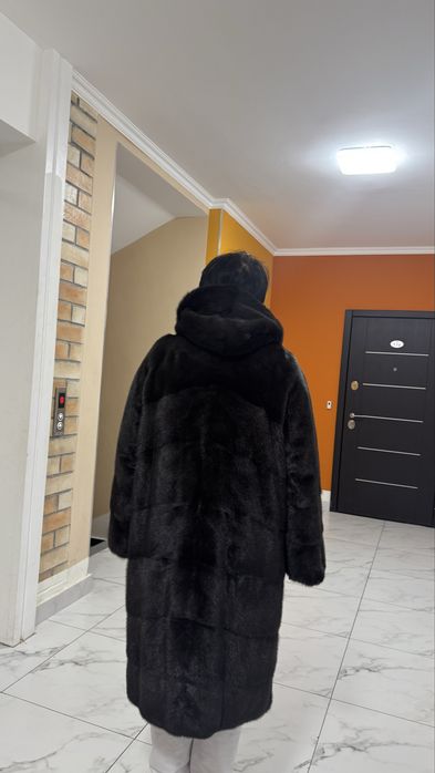 Продам норковую шубу