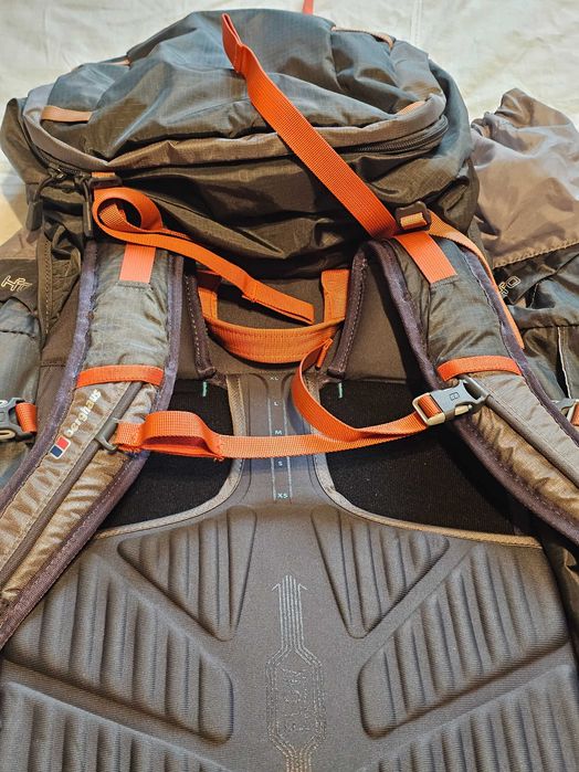 rucsac munte drumetie Berghaus 60L 60 60+15 Bioflex stare foarte buna