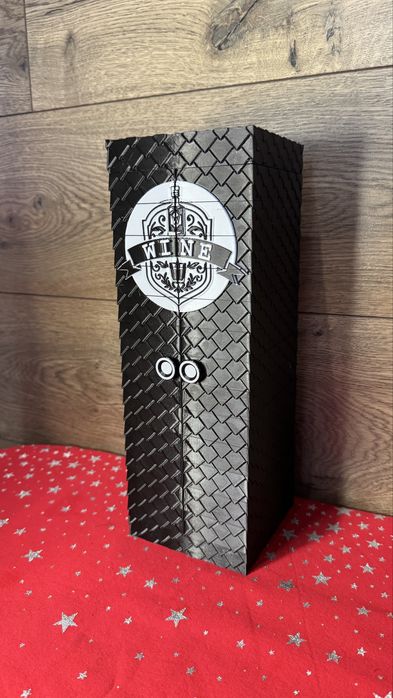 Подарочная коробка