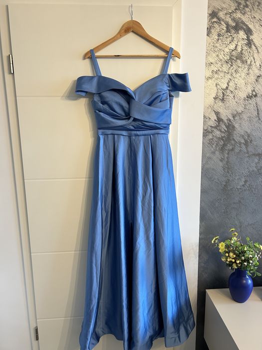Vând rochița elegantă pentru ocazie ! Mărimea 42