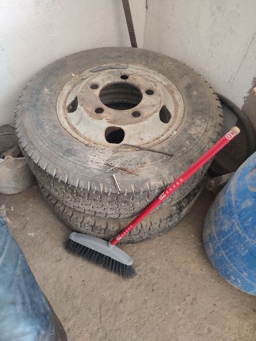 Продам диски 2 шт