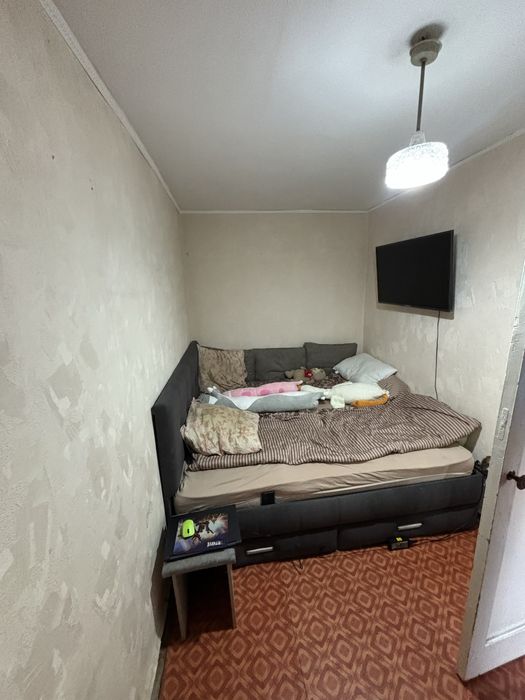 Продам 2 комнатую кайсенова 125