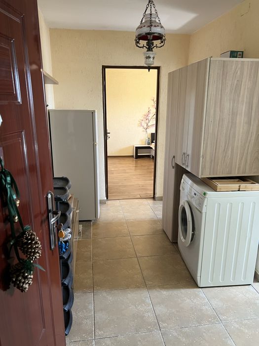 Proprietar inchiriez Apartament doua camere zona Lipovei !
