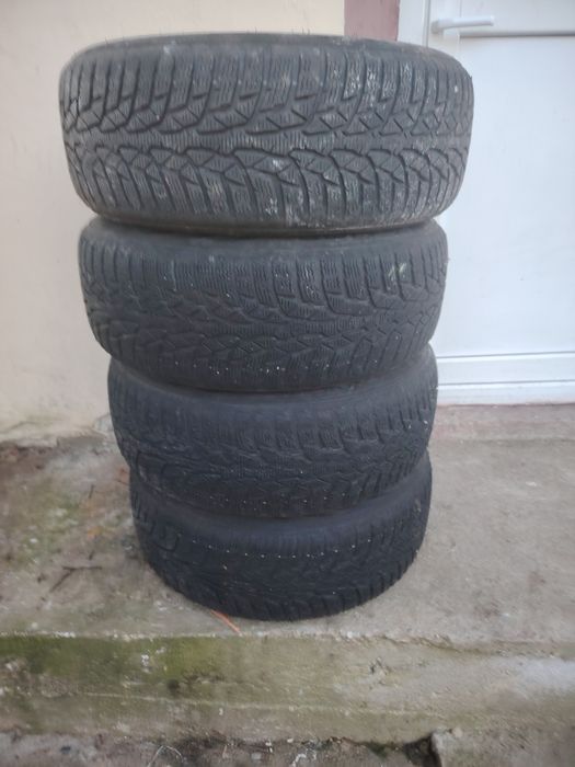 Vând set roti iarna 205 55 16