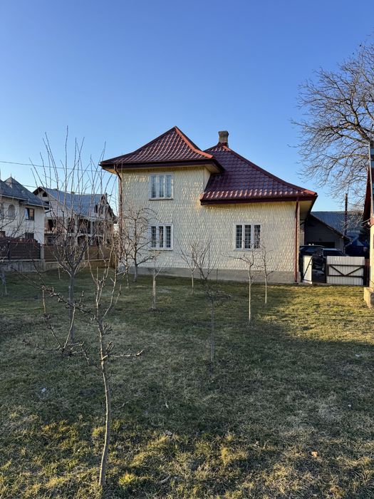 Doua case cu teren 10 ari, Vicovu de Jos