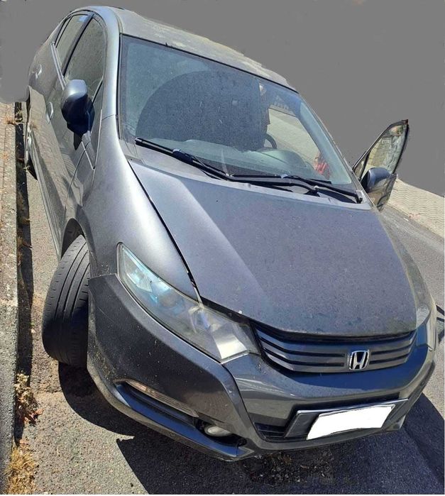 Продавам Honda Insight 1.3i hibryd