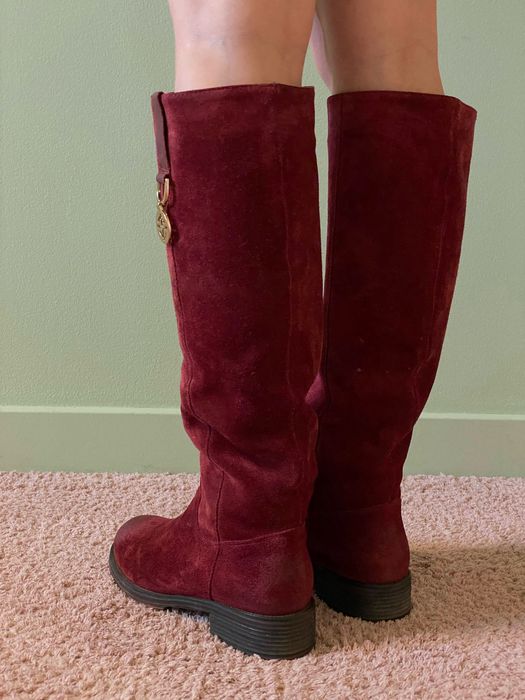 Новые замшевые сапоги