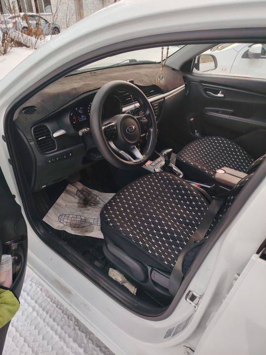 Авто киа Рио 2019