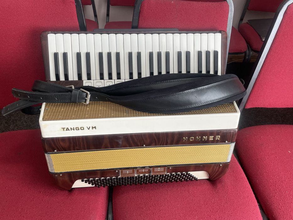 Vand acordeon hohner tango v M