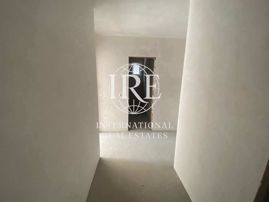 Продава се Тристаен апартамент в Варна, Гранд Мол Варна - 115 кв.м за 1042 €/кв.м - Снимка #3