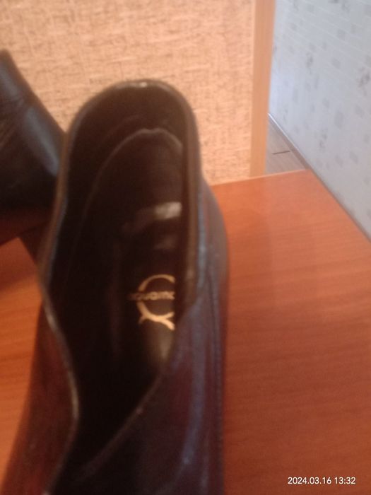 Ботильоны  из лаковой  кожи.