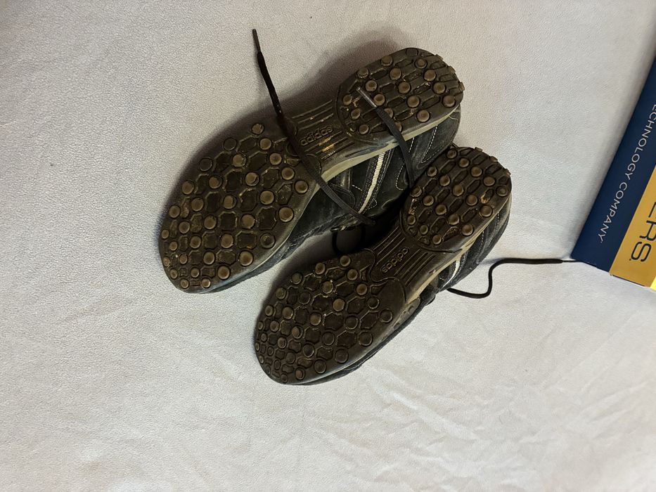 Pantofi sport Adidas barbati piele intoarsa negri 42.5