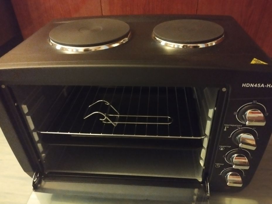 Продаётся электрическая духовка.