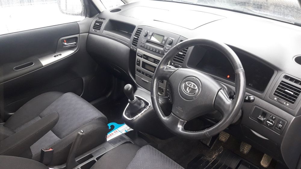 тойота корола версо .Toyota Corolla verso D4D diesel .само на части