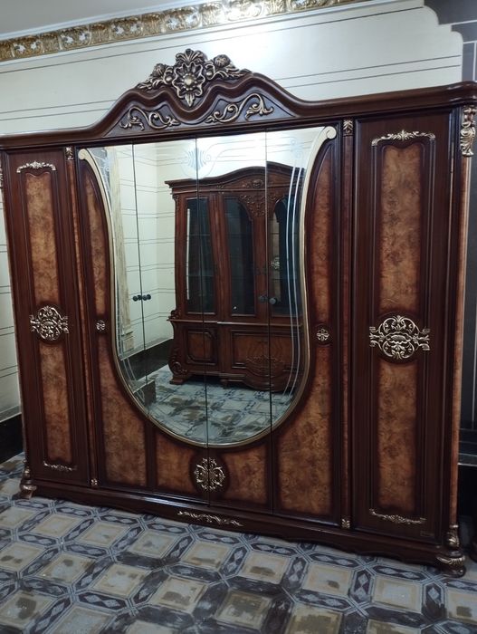 Dubayiski shkaf sotiladi