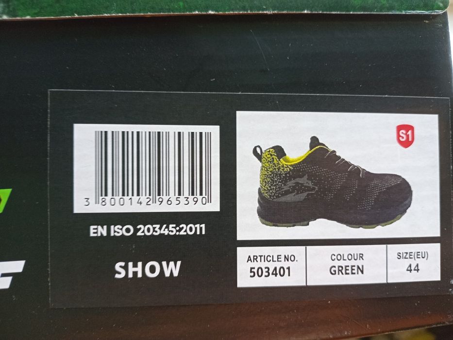 Работни обувки с бомбе 44 номер