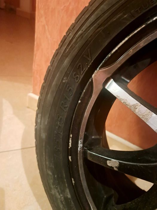 Автомобилни гуми Гуми с джанти