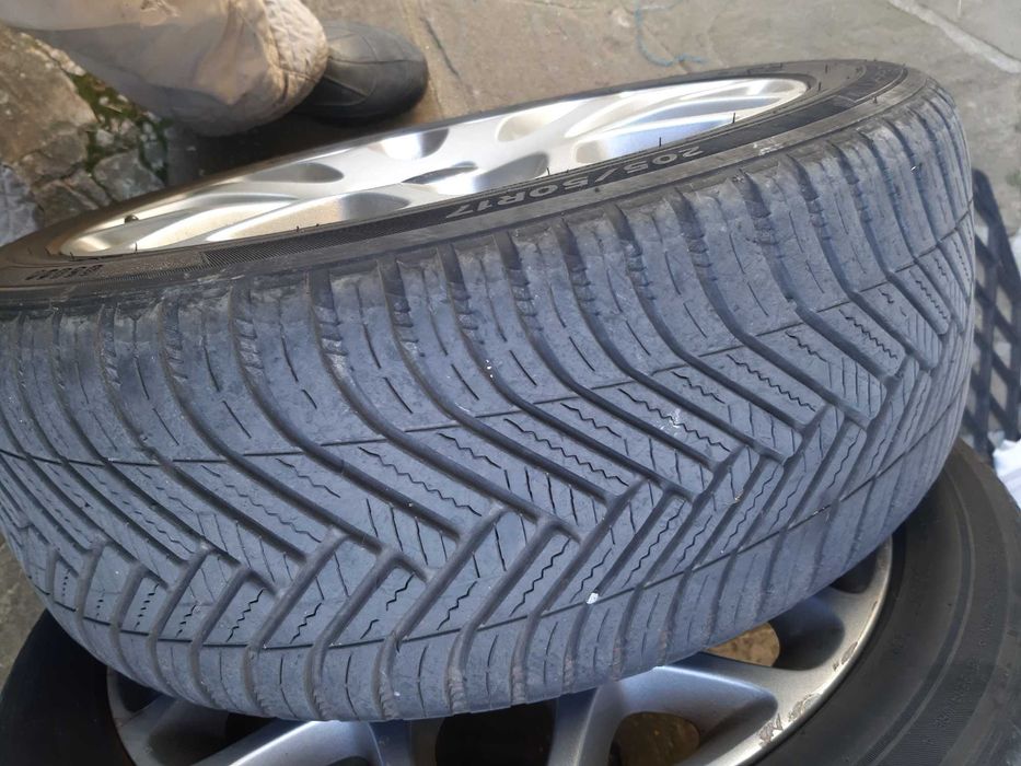 Гуми с джанти за Форд Фокус комби 2009г.