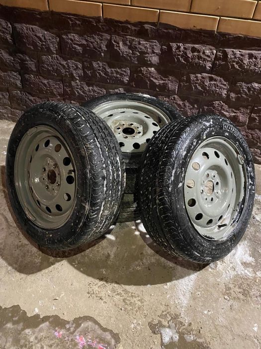 Покрышки вместе штамп