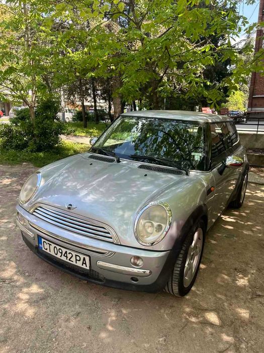 Продавам Mini Cooper 1.6