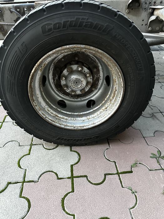 Шины с дисками 215,75,17.5