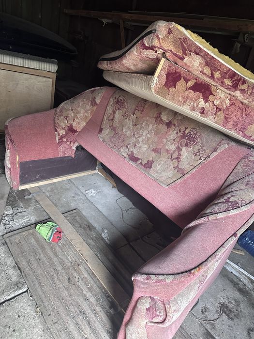 Отдам Диван бесплатно