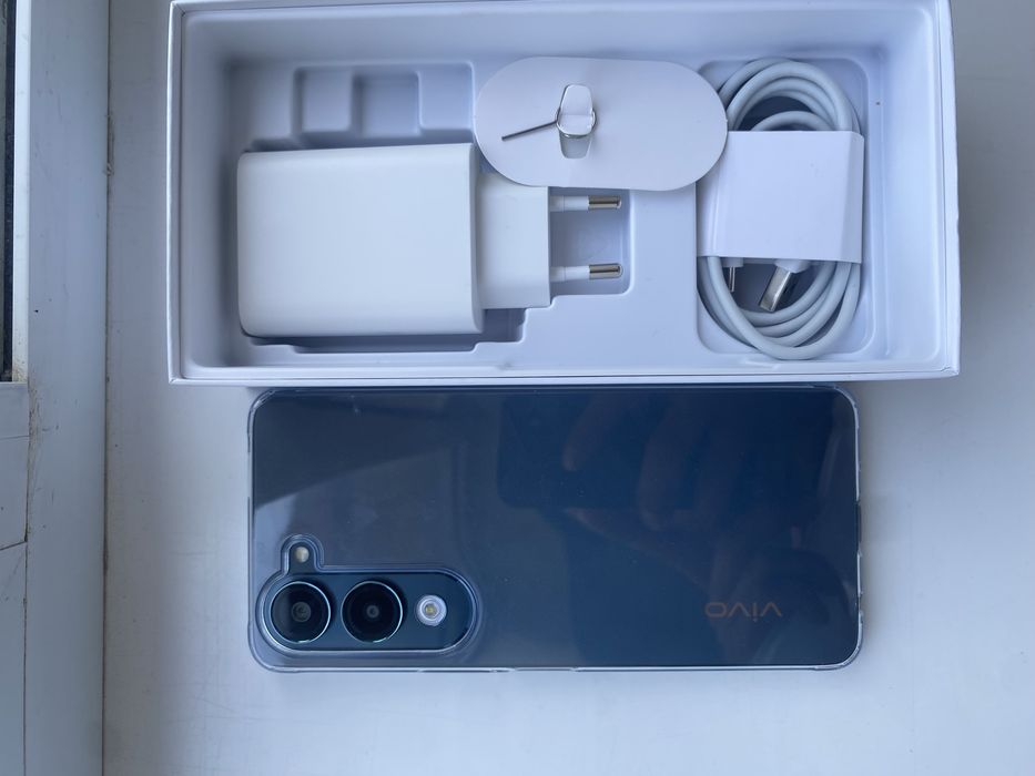 Vivo Y04 телефон