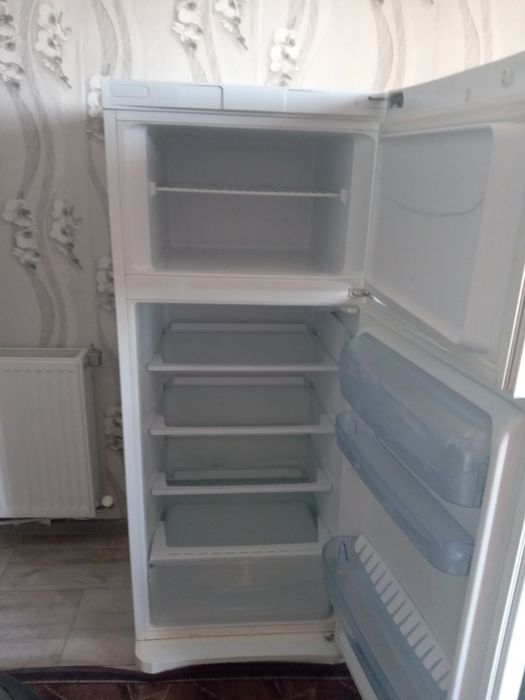 Хладилник indesit