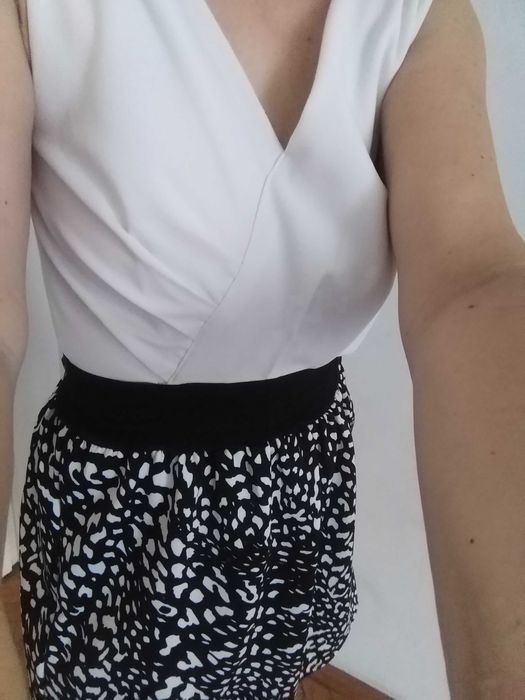 Рокля бяло и черно