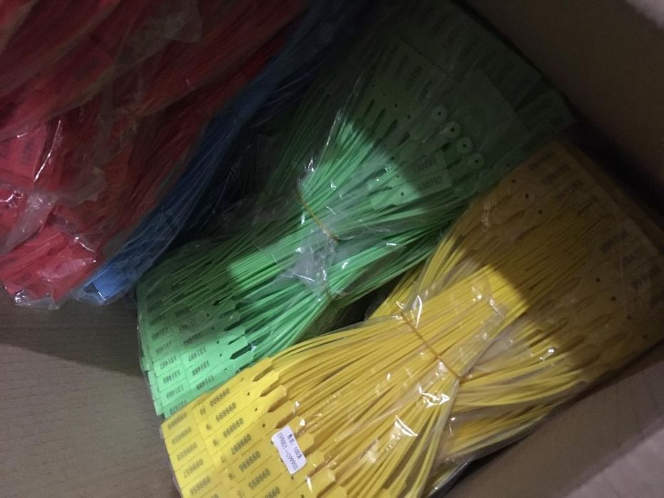 Пломбы пластиковые номерные