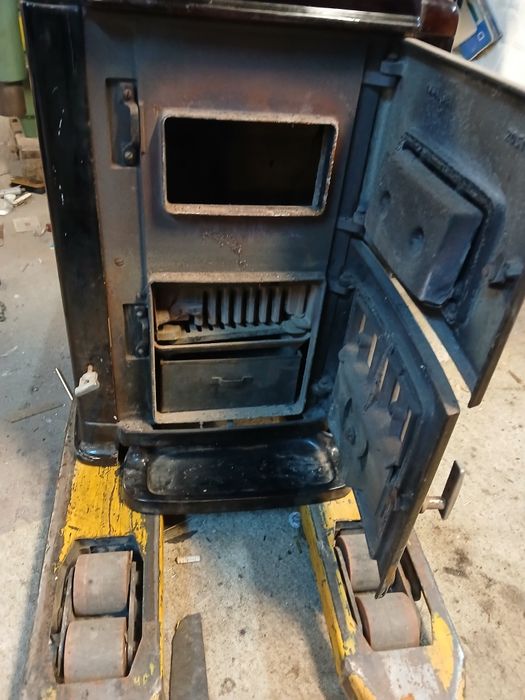 Soba pe lemne,din fonta