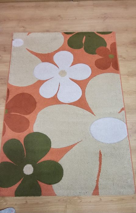 Килим в пъстри цветове