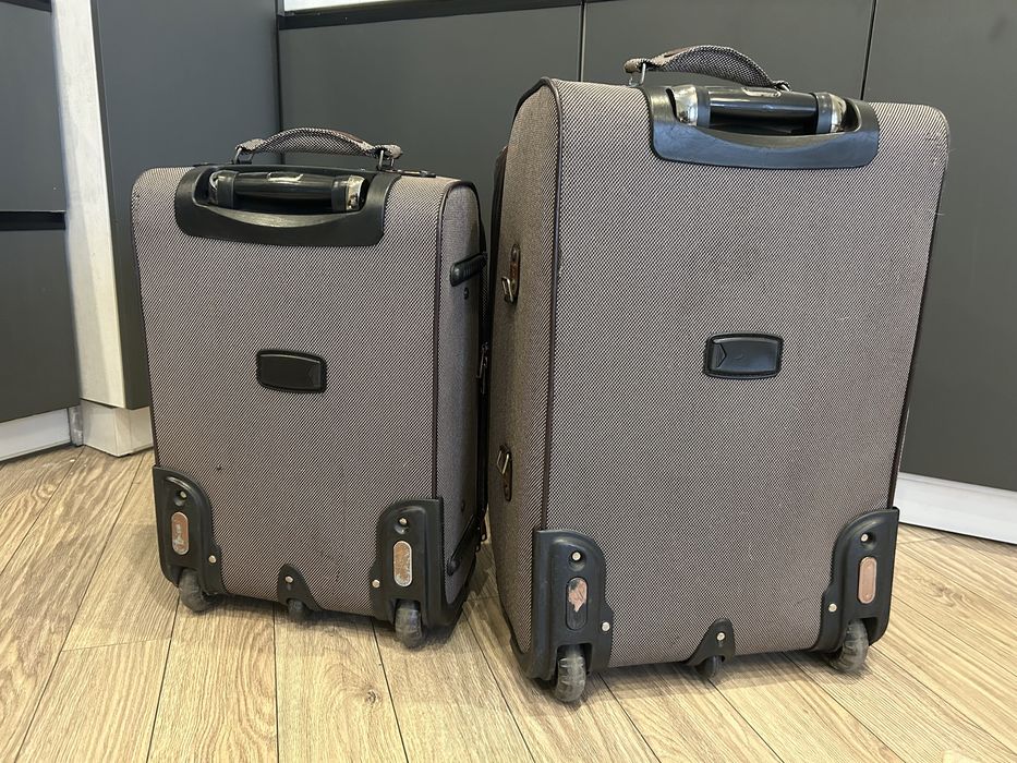 Продам чемоданы