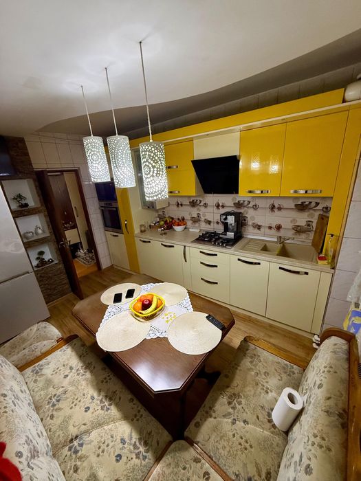 Apartament 3 camere decomandat ( bloc 1992 ) zona Nicolina ( LIDL )