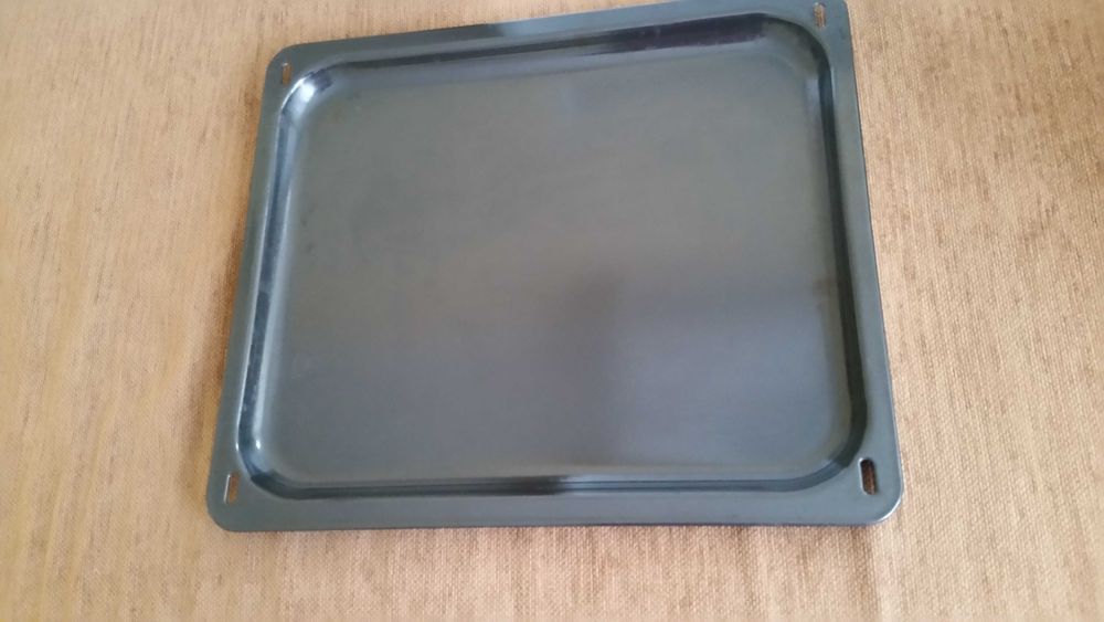 Емайлирани тави- 22 лв Намалени!!