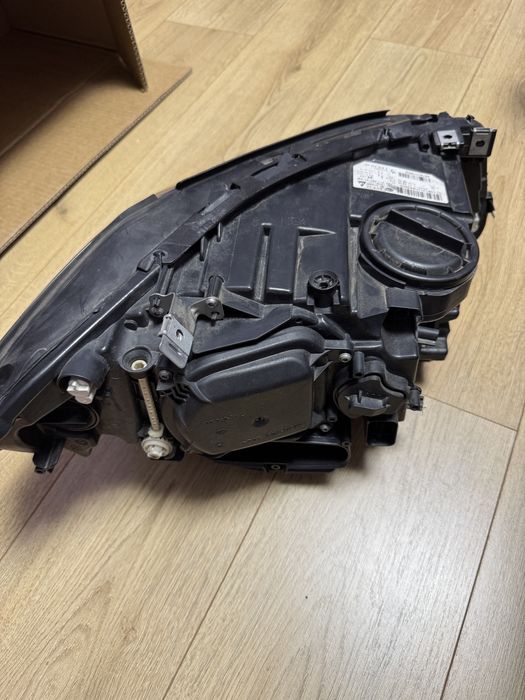 Far stanga BMW f11 LCI bi xenon