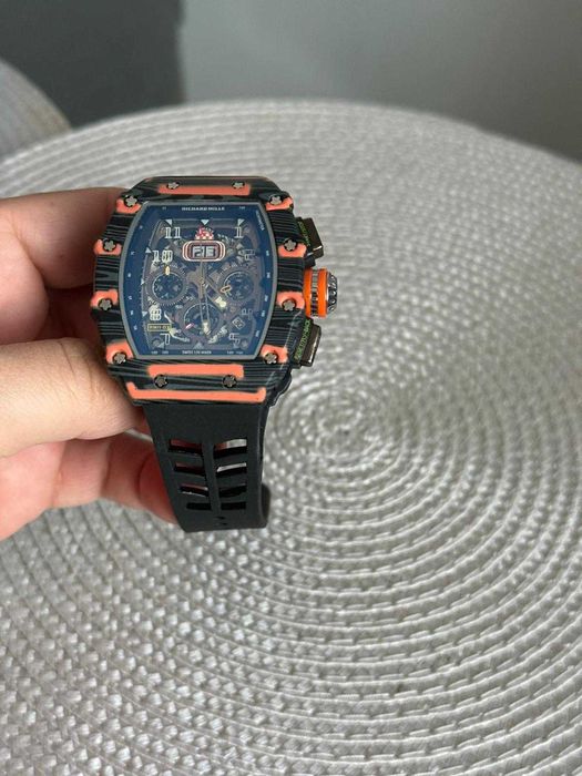 Ceas barbatesc cu baterii si curea de silicon