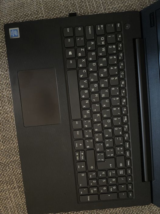 Лаптоп Lenovo V130-15IGM