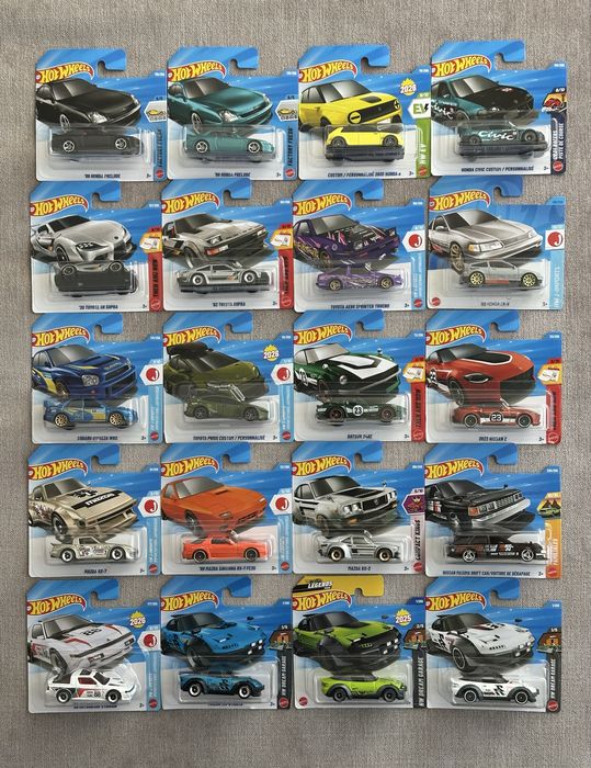 Machete/Masinute Hot Wheels scara 1:64