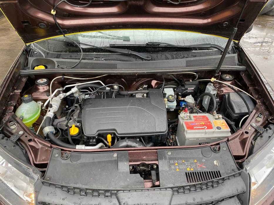 dezmembrez dacia Logan 1.2i cod motor D4F/usa fata logan/oglinzi logan